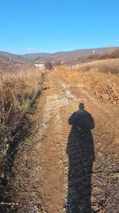 Парцел в с. Големо Бучино с площ 1095кв.м на 15 минути от София