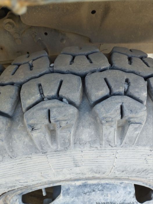 Зил Урал матор ишлап турган мошина