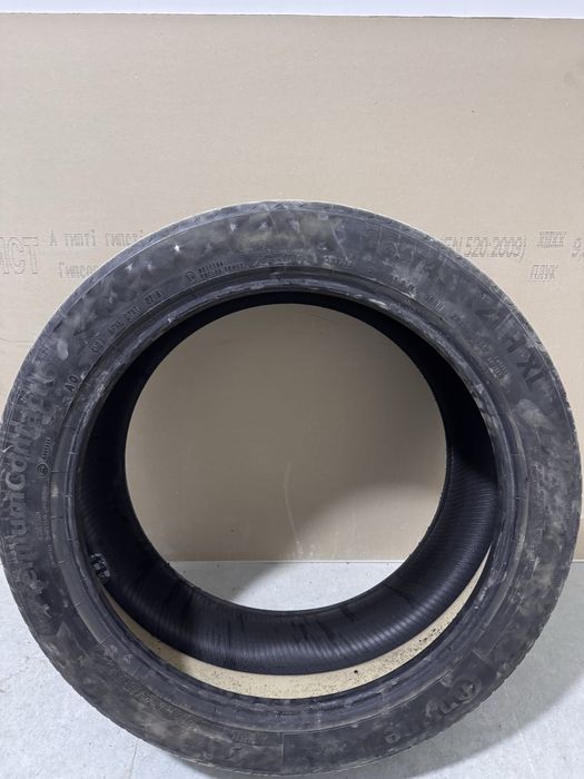 265/45R21 Continental