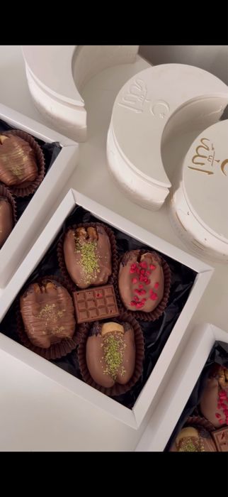 Финики вшоколаде