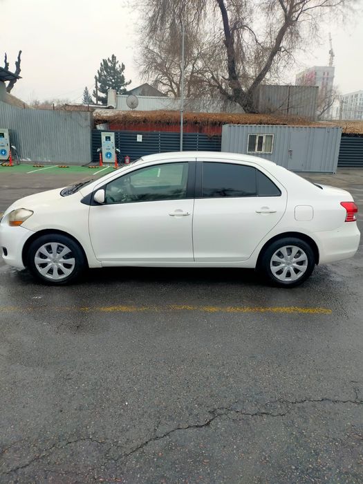Продам  машина Тойота ярис
