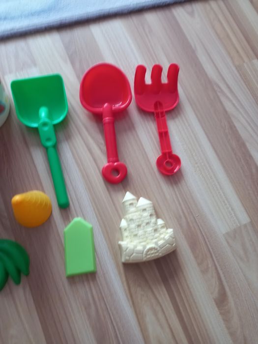 Детски играчки за пясъчник или море