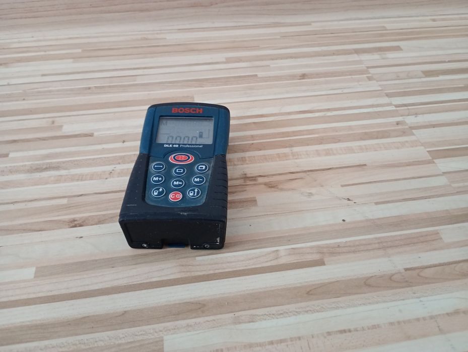 Telemetru profesional Bosch DLE 40