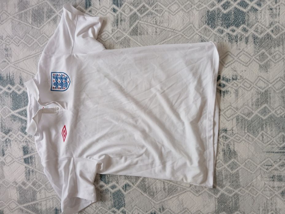 Оригинални тениски на Англия и Барселона