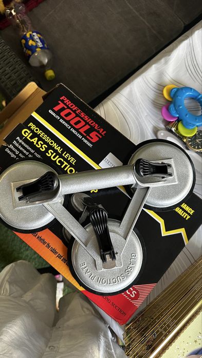 Ventuza din aluminiu 3 capete pentru gresie, faianta , sticla