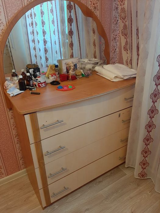 Продам спальный гарнитур