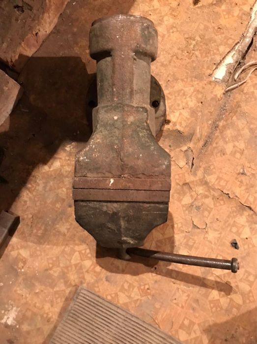 Тиски Советского производства