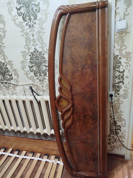 Продам 2х спальную кровать.