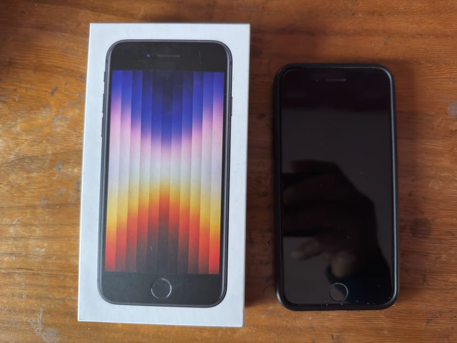 iphone SE 3  128 gb