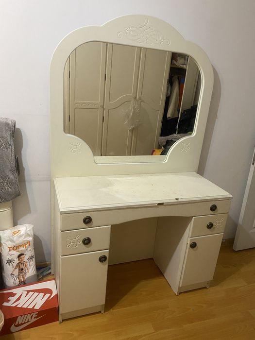 Туалетный столик