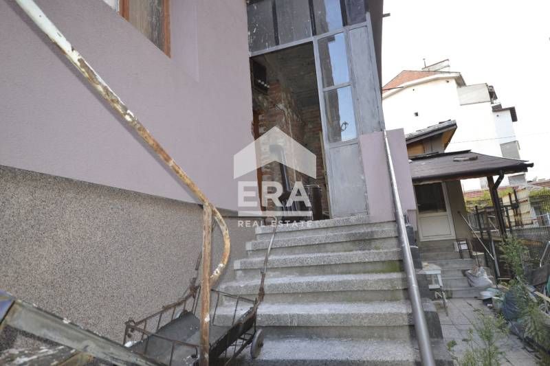 Продава се Етаж от къща в Хасково, Тракийски - 81 кв.м за 850 €/кв.м - Снимка #1