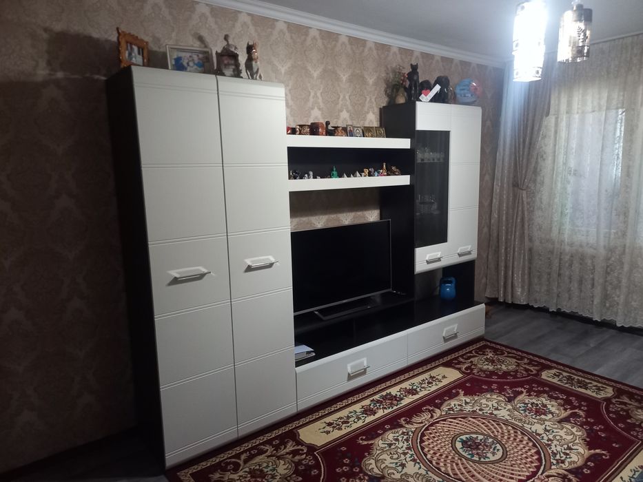 Срочно...срочно Стенка 100000