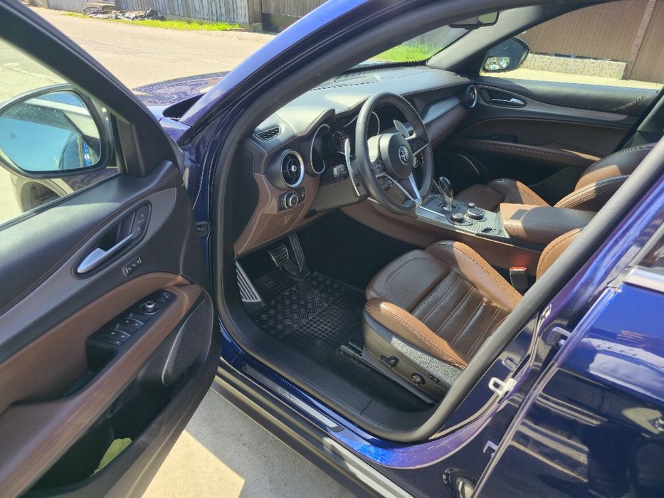 Alfa Romeo Stelvio 2.0 280cp - 1 an garanție