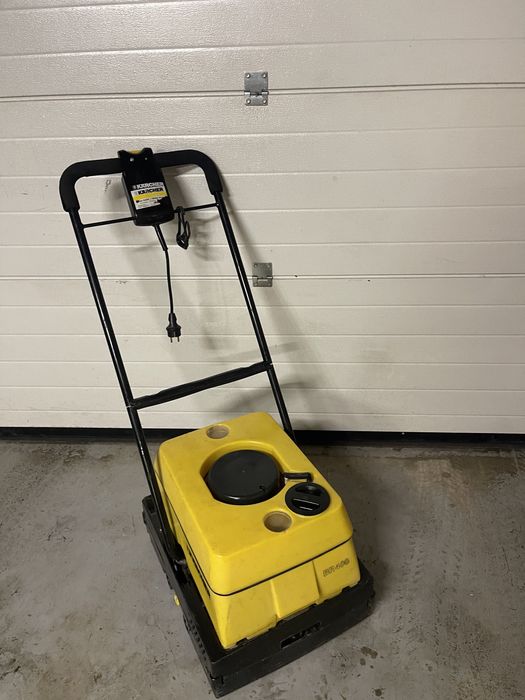 Aparat de curatat spalat pardosel , gresie , pavele , Karcher BR400