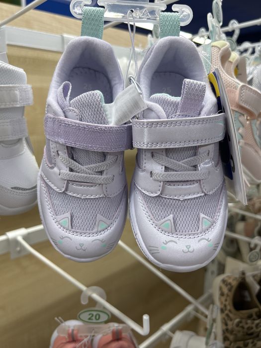 Продам обувь детскую