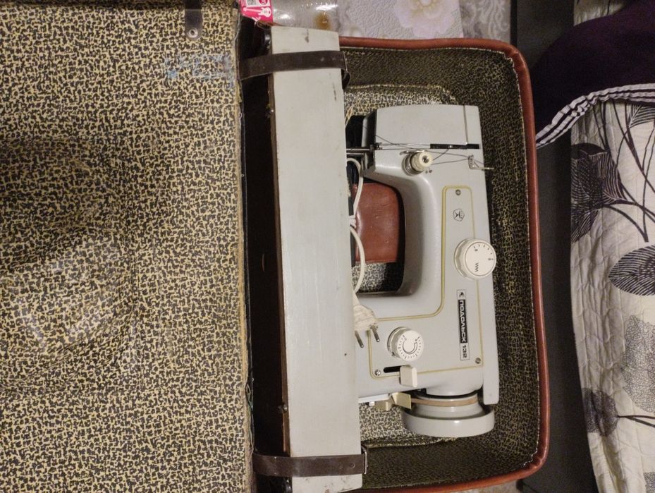 Швейная машина падолск