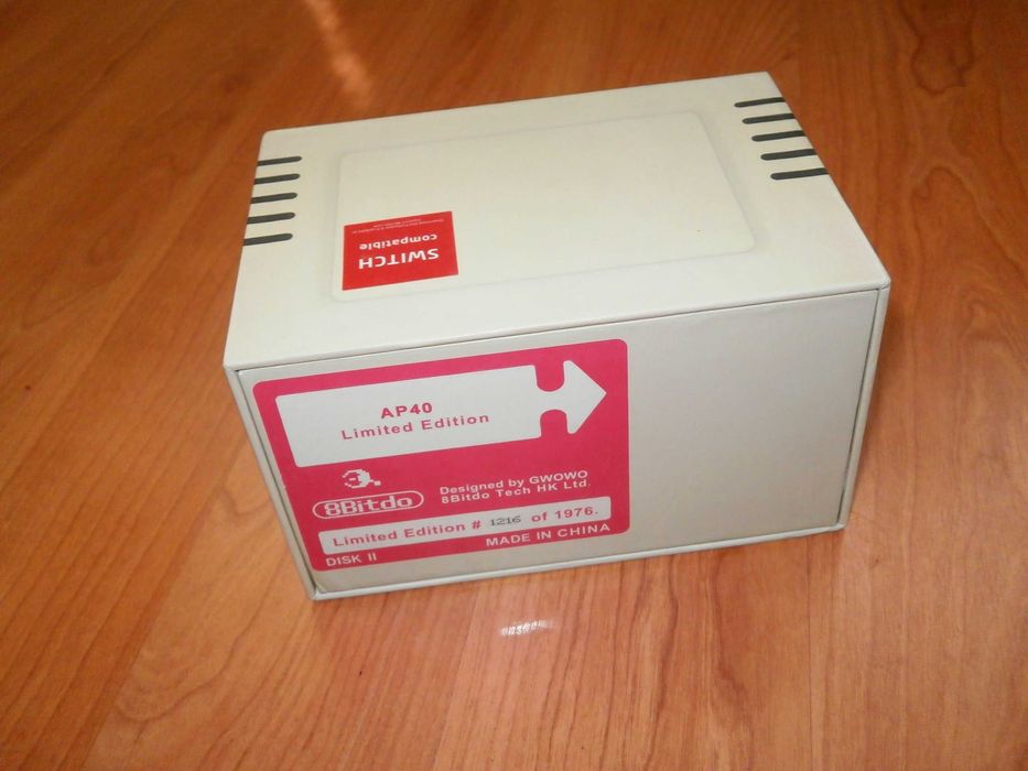 8Bitdo AP40 Apple 40th Anniversary Bluetooth Game Pad de colectie