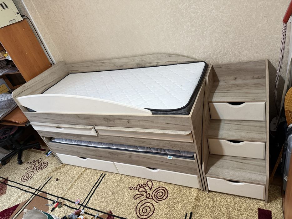 Двухярусная кровать