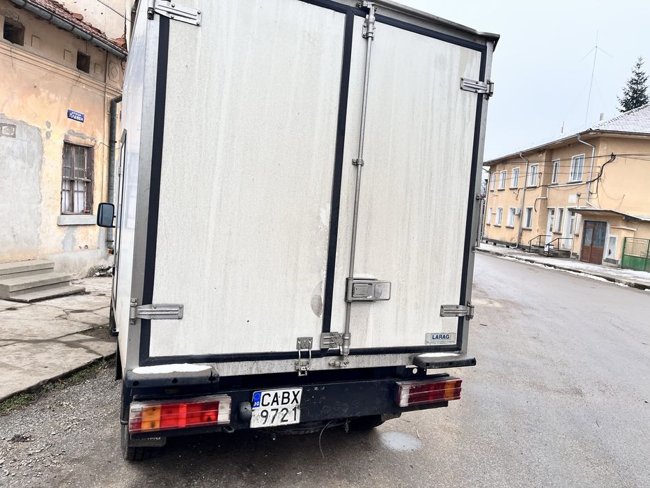 Продавам хладилен фургон