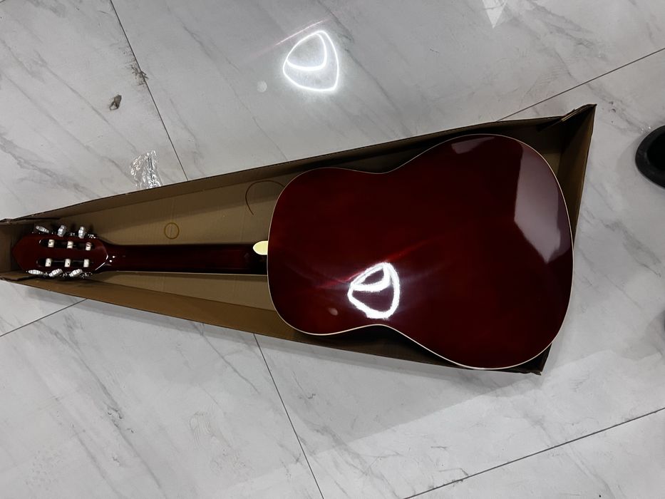 Gitara sotiladi razmer 39
