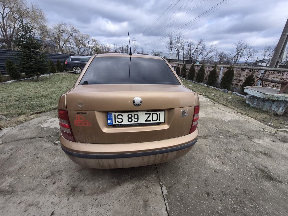 Vând skoda fabia 1.4 benzina an 2002