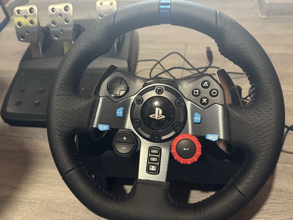Vand Volan Logitech g29(cu schimbator si pedale)