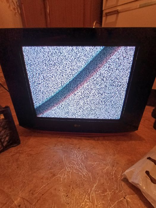 Продам телевизор LG