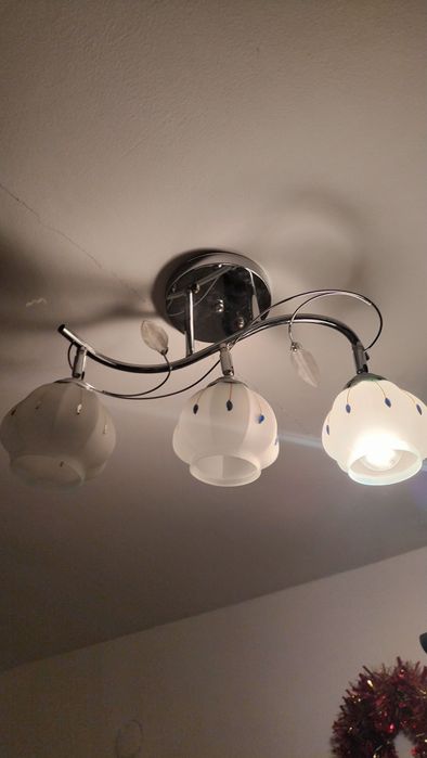 Продается люстры