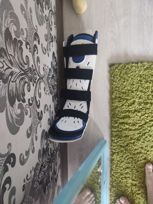 Продам левая нога лангетка