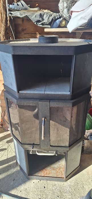 Vând sobă tip șemineu