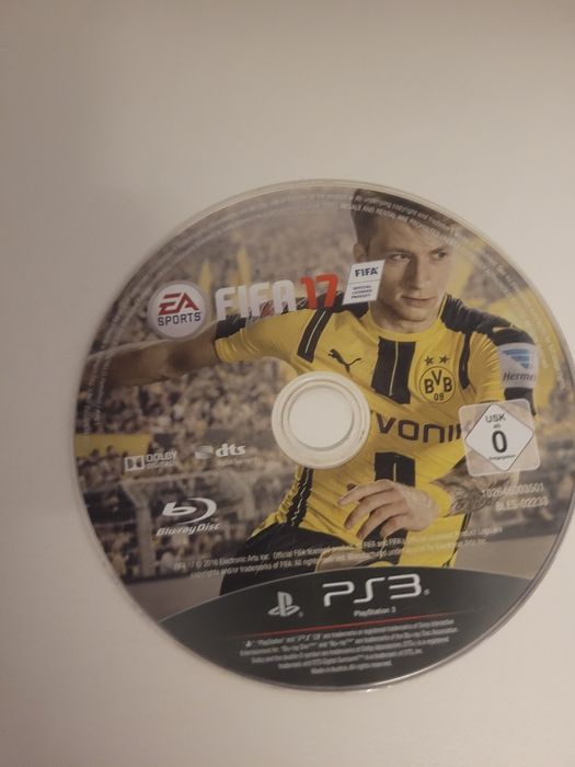 Vând fifa 17 în stare buna