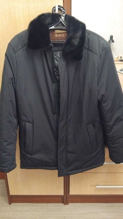 Продам куртки и шапку