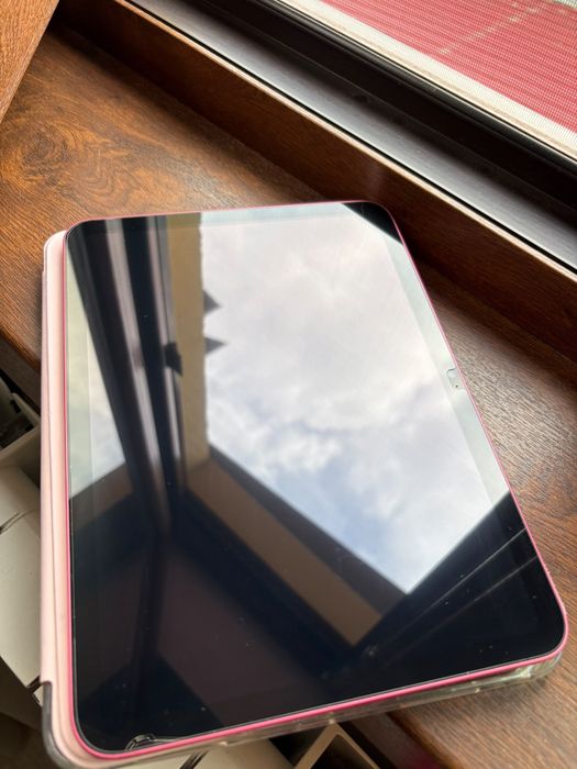 Vand I Pad 11 roz 128 gb folosit cateva luni