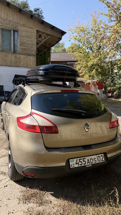 Срочно продаю машину Renault magane 2013 г