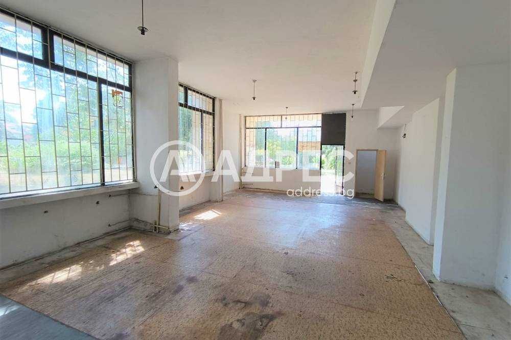 Дава се под наем Магазин в Разград, Васил Левски - 100 кв.м за 459 € - Снимка #2