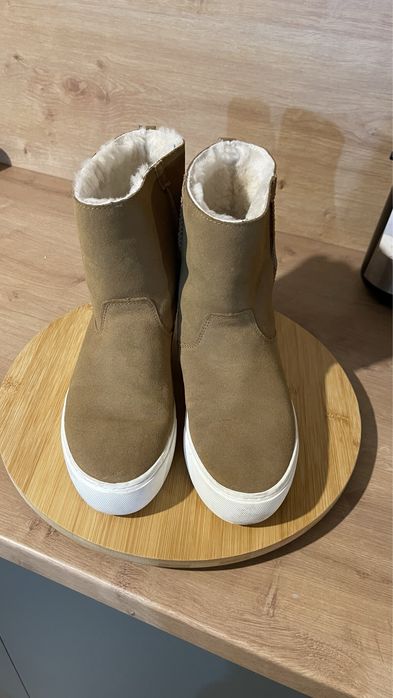UGG- uri de vanzare!