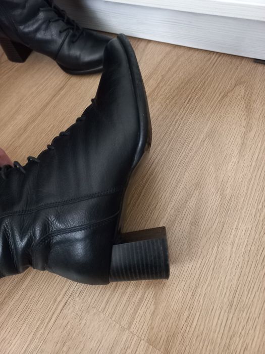 Ботуши, етествена кожа, 36 номер