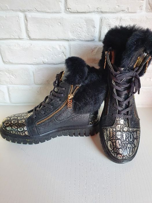 Боти от естествена кожа