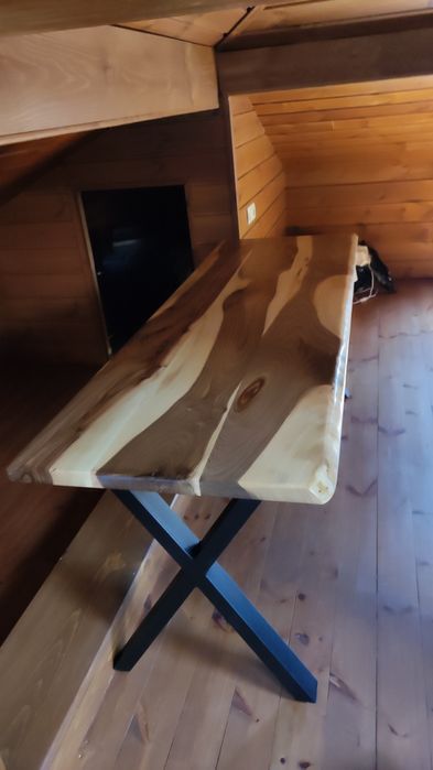 Бюро от желязо и масив