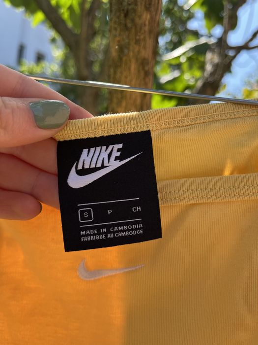 Nike жълт потник/ crop top