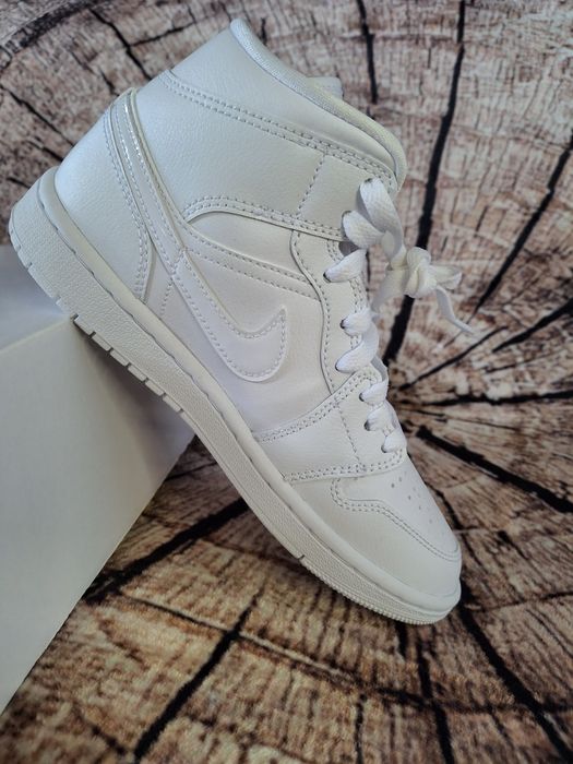 Маратонки Nike Air Jordan 1 Mid Triple White Бели, EU-36.5/UK-3.5