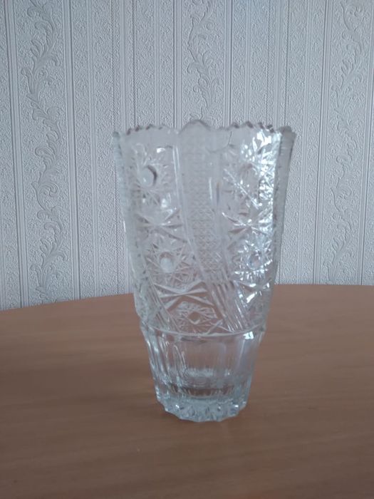 Хрустальная ваза