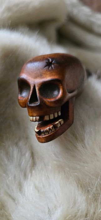 Авторска съвършена дърворезба– действащо ц/г/ре.