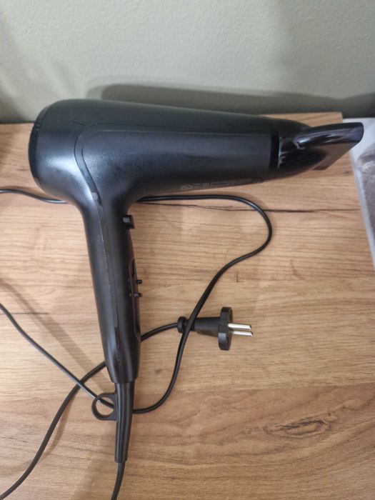 Сешоар Philips ThermoProtect 2100W