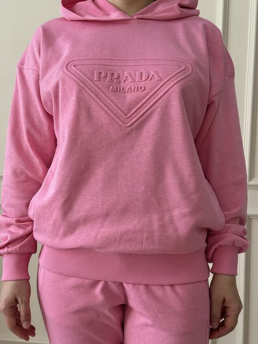 Продаю спортивные костюмы