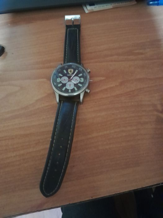 Ceas ferrari în stare bunA