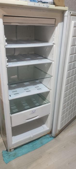 Продам морозильную камеру