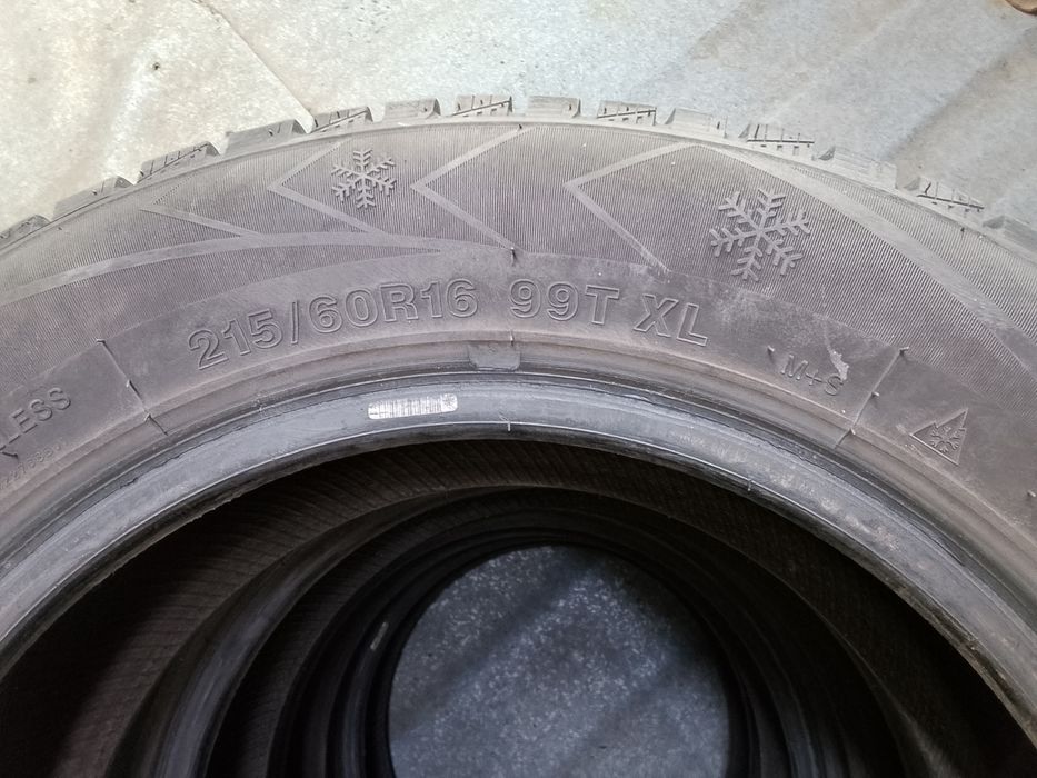 Продам срочно шины,зима,215/61/16