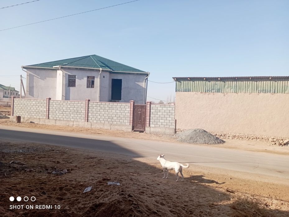 Телецентрда жай сатылады 2 этажлы жакында кирилген.