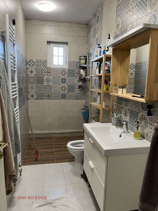 Къща в Добрич, област-с.Сенокос площ 350 цена 420000